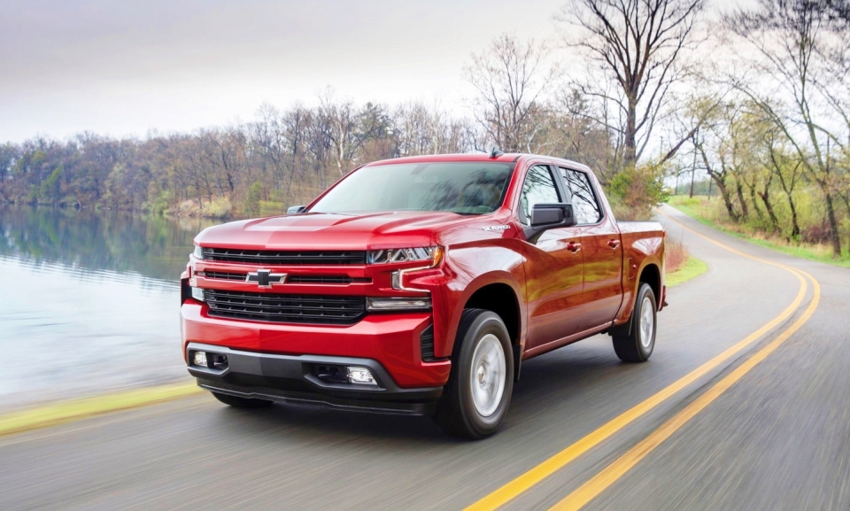 GM triệu hồi 740.000 xe do lỗi đèn chiếu sáng ban ngày 2929-2019-chevrolet-silverado-rst-1500x1000