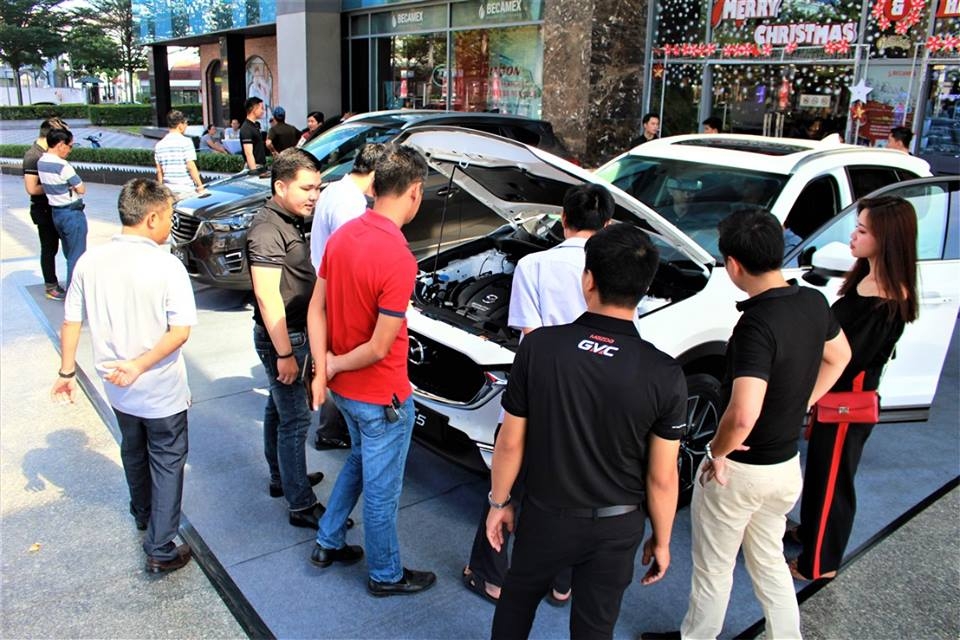 Khách Việt mông lung đợi ôtô giảm giá trong năm 2018 khach viet mong lung doi oto giam gia trong nam 2018
