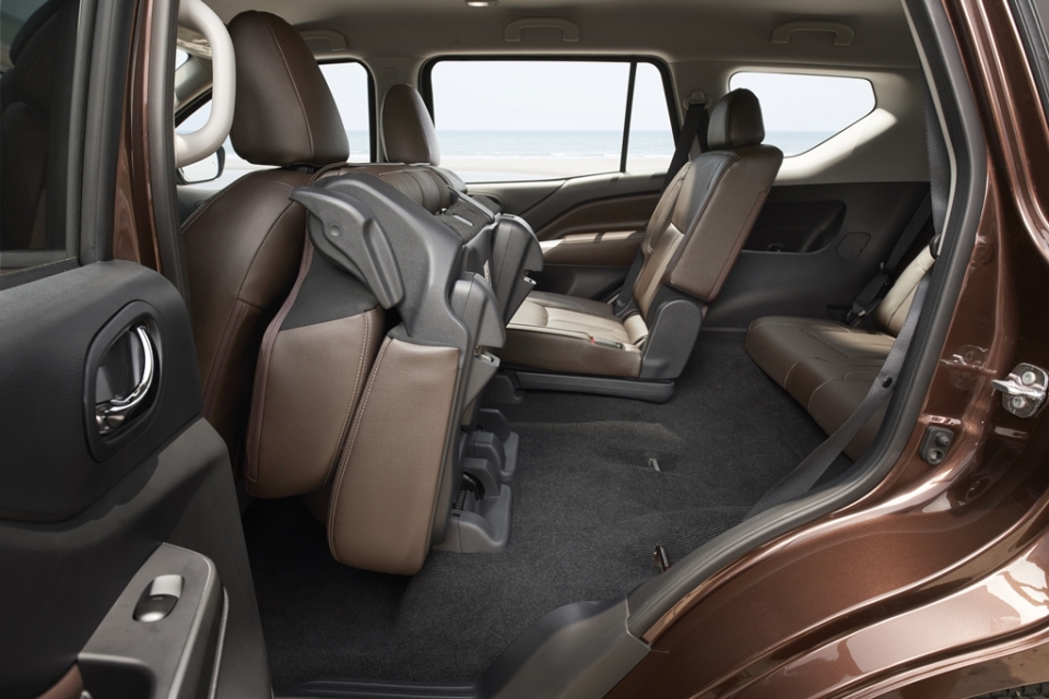 suv 7 cho nissan terra cap ben dong nam a sap ve viet nam