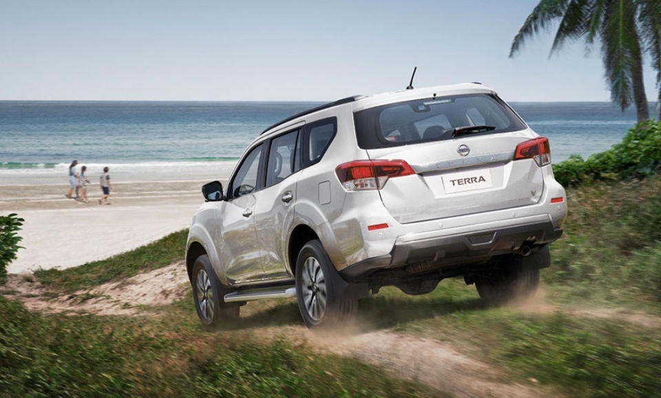 suv 7 cho nissan terra cap ben dong nam a sap ve viet nam