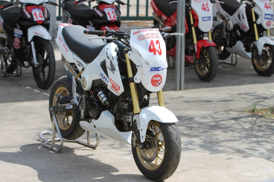 trai nghiem honda msx 125 phien ban dua chu ngua chung day me hoac