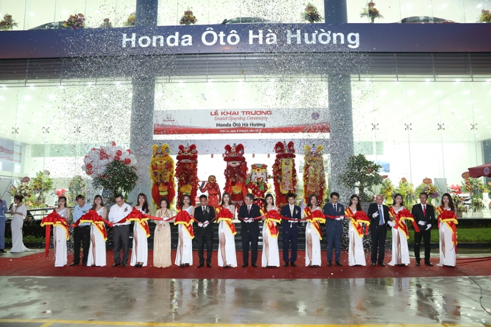 honda viet nam lien tiep khai truong 2 dai ly moi tai mien bac