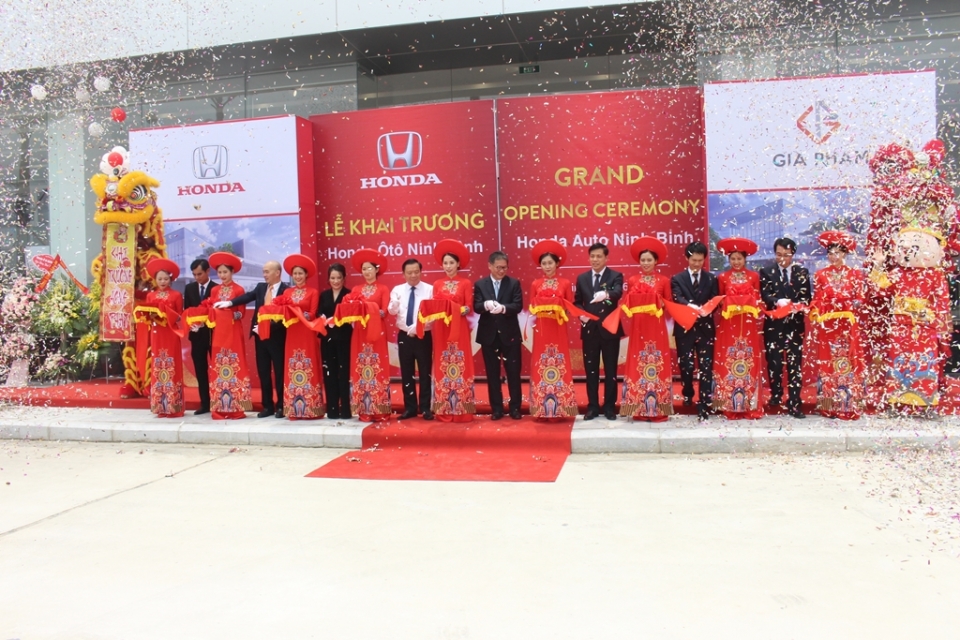 honda viet nam lien tiep khai truong 2 dai ly moi tai mien bac