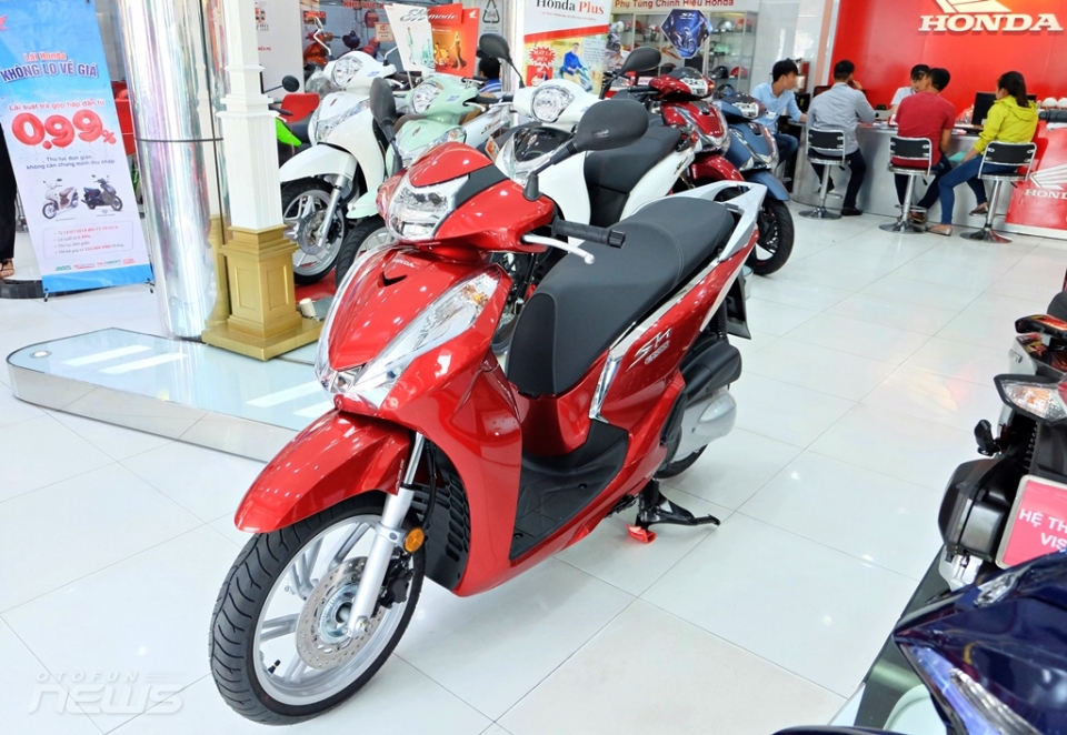 can canh honda sh300i moi gia 269 trieu vnd vua len ke tai viet nam