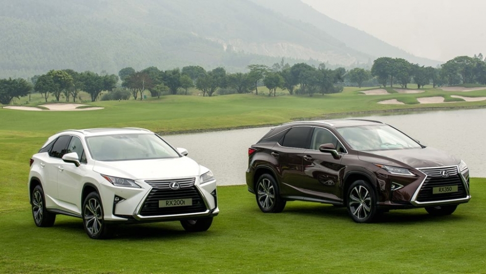 Doanh số Mercedes-Benz tháng 7/2018 gấp tới 26 lần Lexus tại Việt Nam