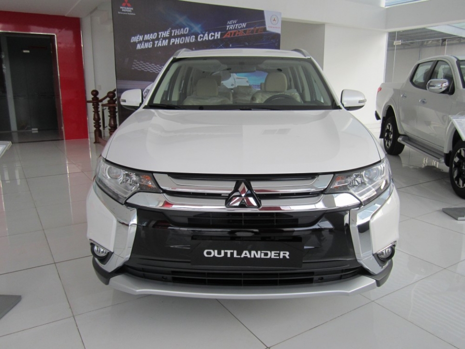 Mitsubishi Outlander lập kỷ lục doanh số tại Việt Nam mitsubishi outlander lay ky luc doanh so tai viet nam
