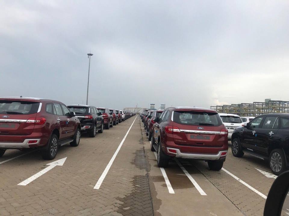 lo xe ford ranger va everest 2018 cap cang viet nam chuan bi ra mat chinh thuc