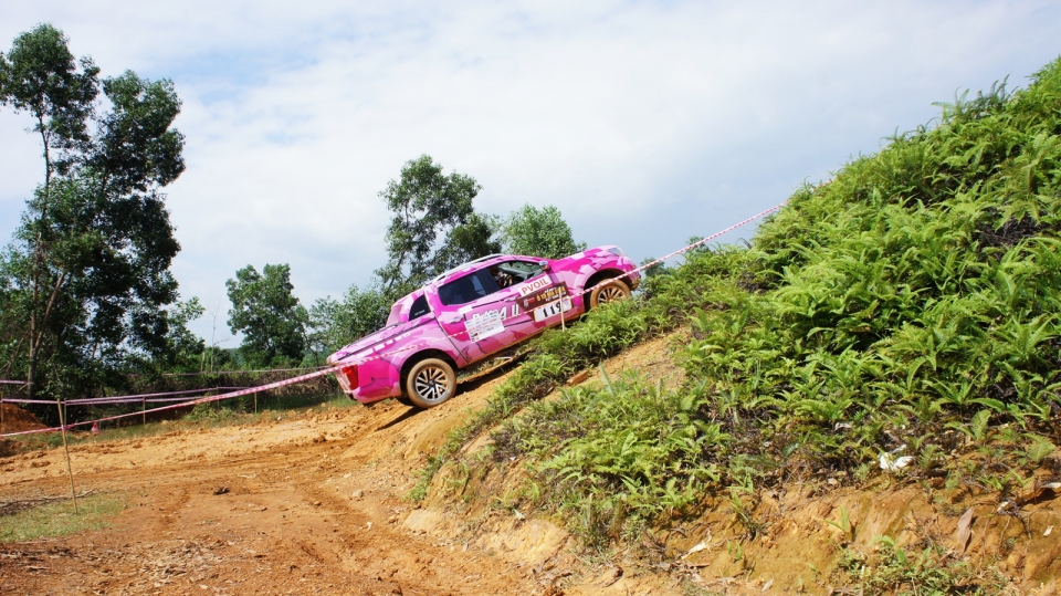 Navara Club “cháy” hết mình tại VOC 2018 navara club chay het minh tai voc 2018