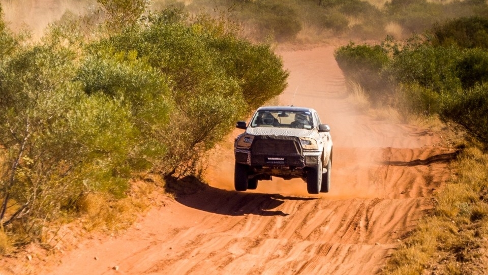 Ford Ranger Raptor 2018 sẽ sử dụng động cơ dầu 2.0L với công suất cao ford ranger raptor 2018 se su dung dong co dau 20l voi cong suat cao