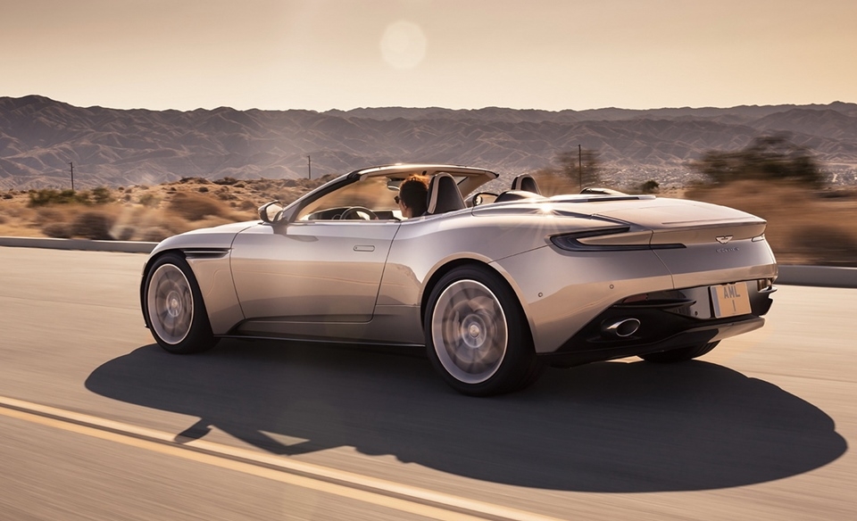 aston martin db11 volante ra mat bieu tuong cua su goi cam va net tinh te
