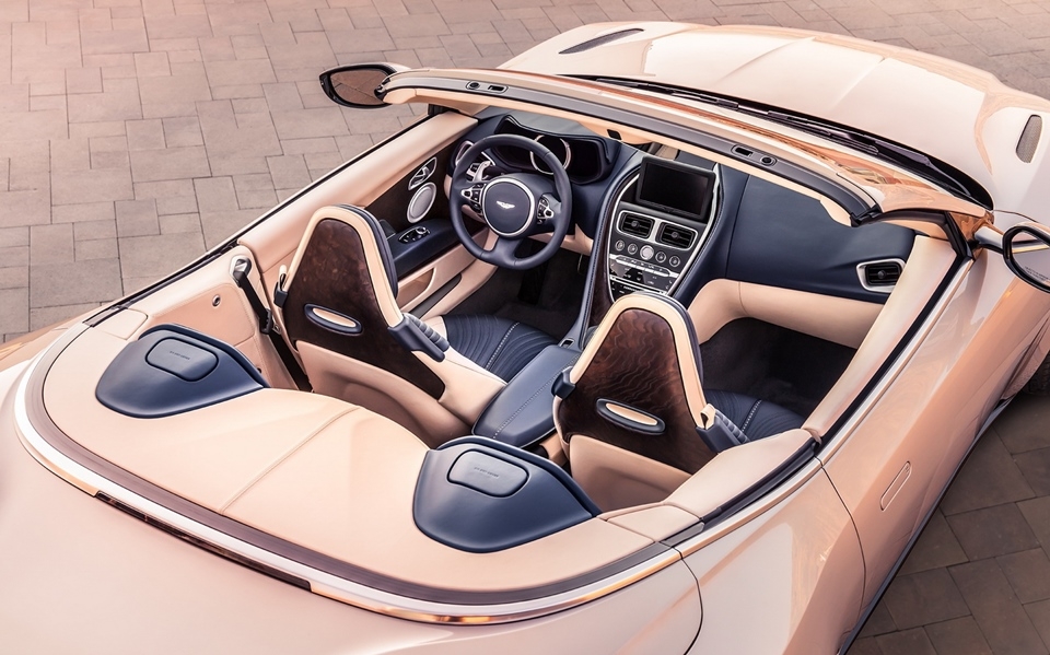aston martin db11 volante ra mat bieu tuong cua su goi cam va net tinh te