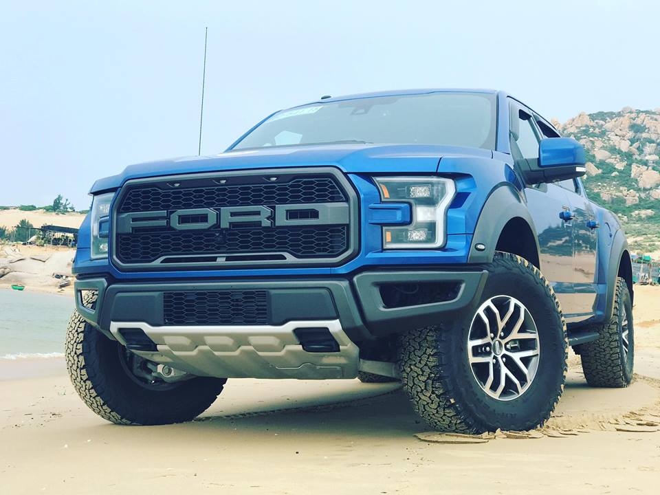 Tay lái Việt chia sẻ về “khủng long” Ford F-150 Raptor 2017 sau 8.000 km tay lai viet chia se ve khung long ford f 150 raptor 2017 sau 8000 km