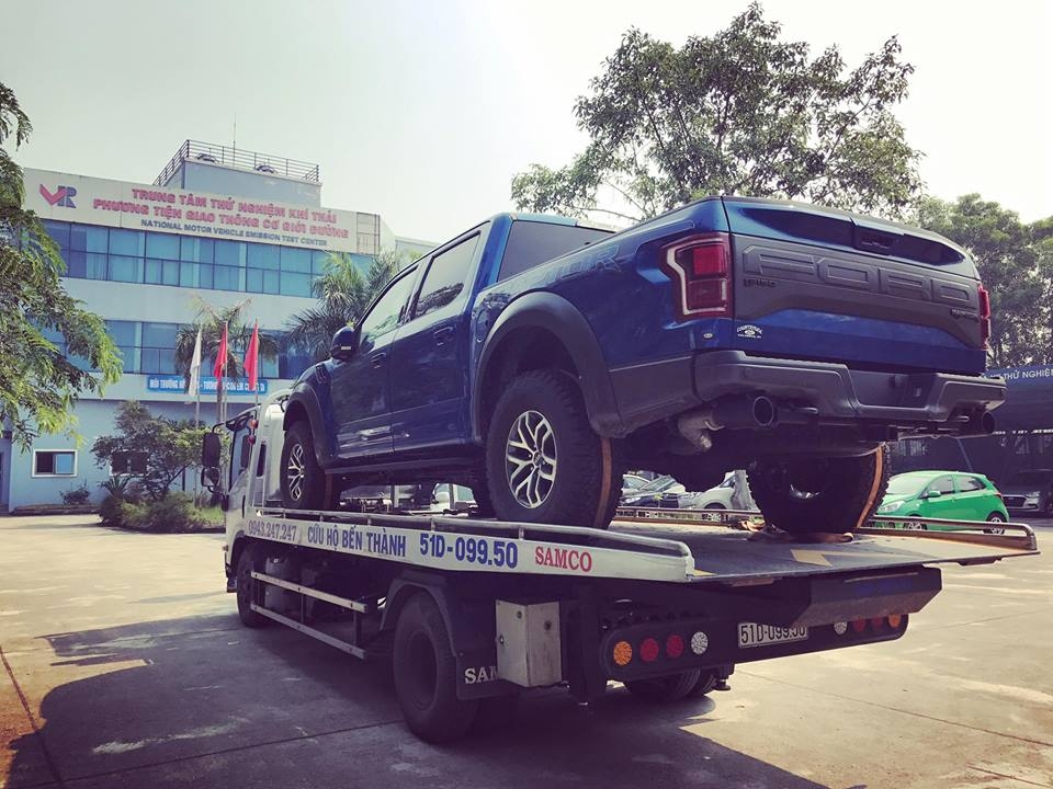 Tay lái Việt chia sẻ về “khủng long” Ford F-150 Raptor 2017 sau 8.000 km tay lai viet chia se ve khung long ford f 150 raptor 2017 sau 8000 km