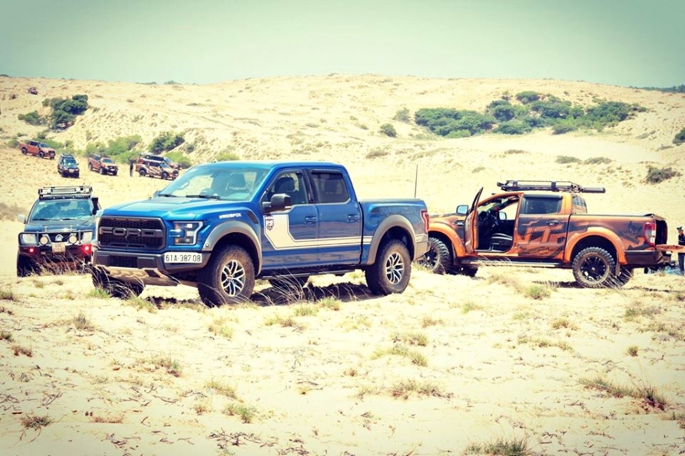 Tay lái Việt chia sẻ về “khủng long” Ford F-150 Raptor 2017 sau 8.000 km tay lai viet chia se ve khung long ford f 150 raptor 2017 sau 8000 km