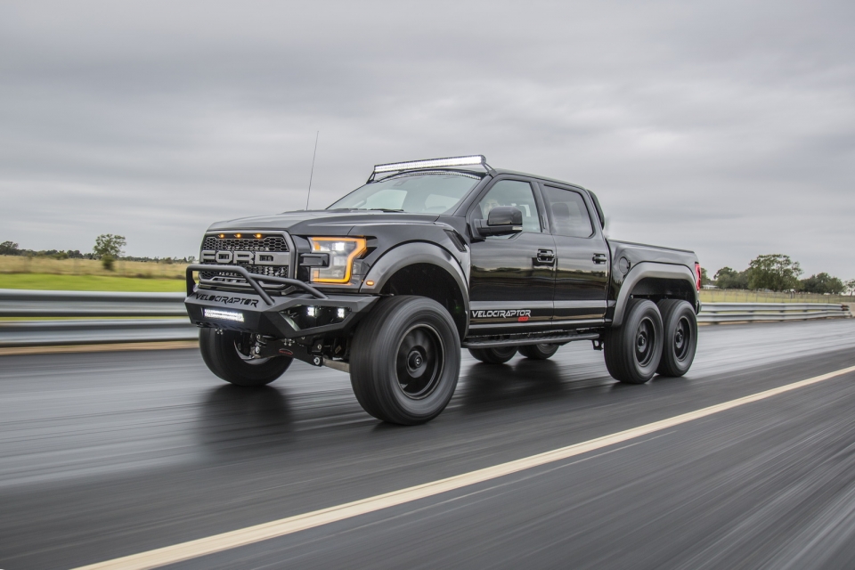 hennessey velociraptor 6x6 cau tra loi cua nguoi my danh cho mercedes g63 amg 6x6