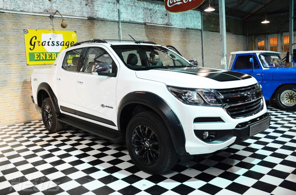 Cận cảnh phiên bản giới hạn Chevrolet Colorado Centennial sắp bán tại Việt Nam can canh phien ban gioi han chevrolet colorado centennial sap ban tai viet nam