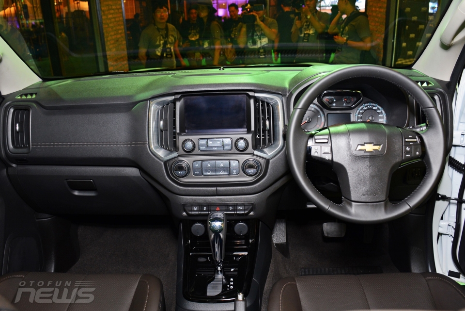 Cận cảnh phiên bản giới hạn Chevrolet Colorado Centennial sắp bán tại Việt Nam can canh phien ban gioi han chevrolet colorado centennial sap ban tai viet nam