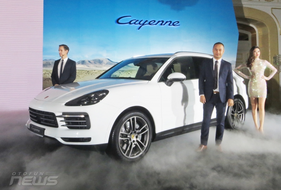 porsche cayenne 2018 ra mat tai viet nam voi 3 phien ban gia tu 45 ty dong