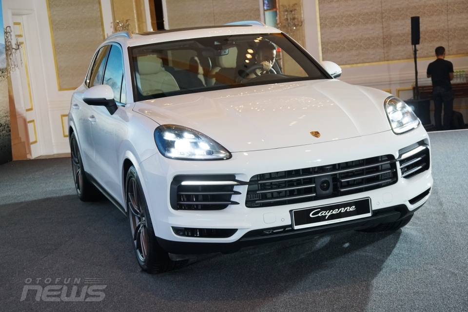 Những điểm “ăn tiền” trên Porsche Cayenne 2018 vừa ra mắt tại Việt Nam nhung diem an tien tren porsche cayenne 2018 vua ra mat tai viet nam