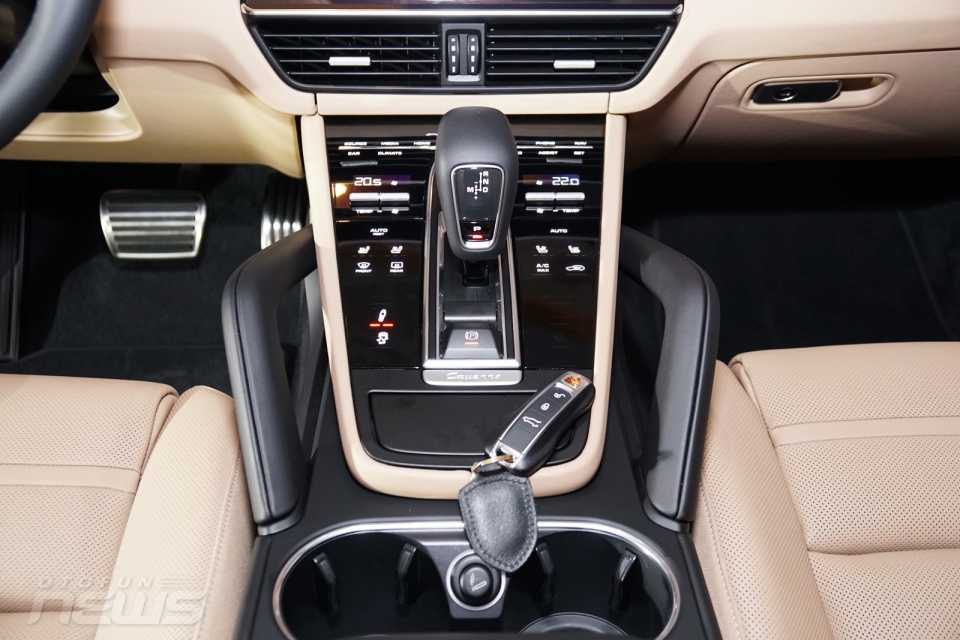 Những điểm “ăn tiền” trên Porsche Cayenne 2018 vừa ra mắt tại Việt Nam nhung diem an tien tren porsche cayenne 2018 vua ra mat tai viet nam