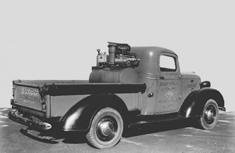 nhin lai 100 nam lich su huy hoang dong xe tai va ban tai chevrolet