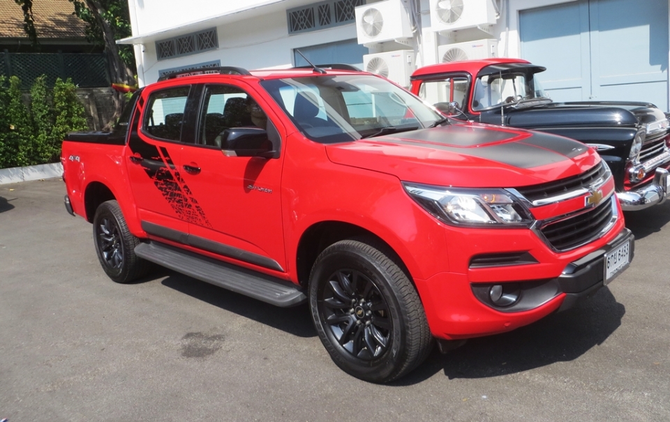 nhin lai 100 nam lich su huy hoang dong xe tai va ban tai chevrolet