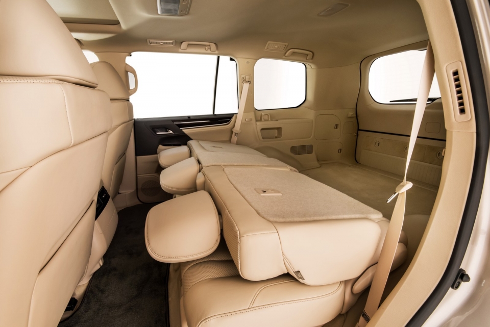 los angeles 2017 suv sang lexus lx 570 the he 2018 co ban 5 cho ngoi