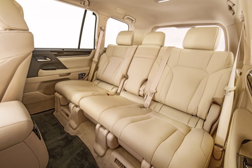 los angeles 2017 suv sang lexus lx 570 the he 2018 co ban 5 cho ngoi