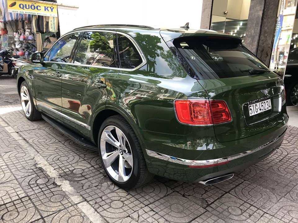 "Hàng độc" Bentley Bentayga bị rao bán sau 2 tháng về tay đại gia Việt hang doc bentley bentayga bi rao ban sau 2 thang ve tay dai gia viet