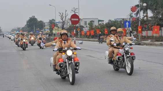 Cảnh sát giao thông bắt đầu xử lý vi phạm cao điểm Tết