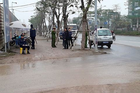 Hà Nội: Phải xử lý triệt để tình trạng ô nhiễm bụi bẩn trên đường Võ Chí Công ha noi phai xu ly triet de tinh trang o nhiem bui ban tren duong vo chi cong