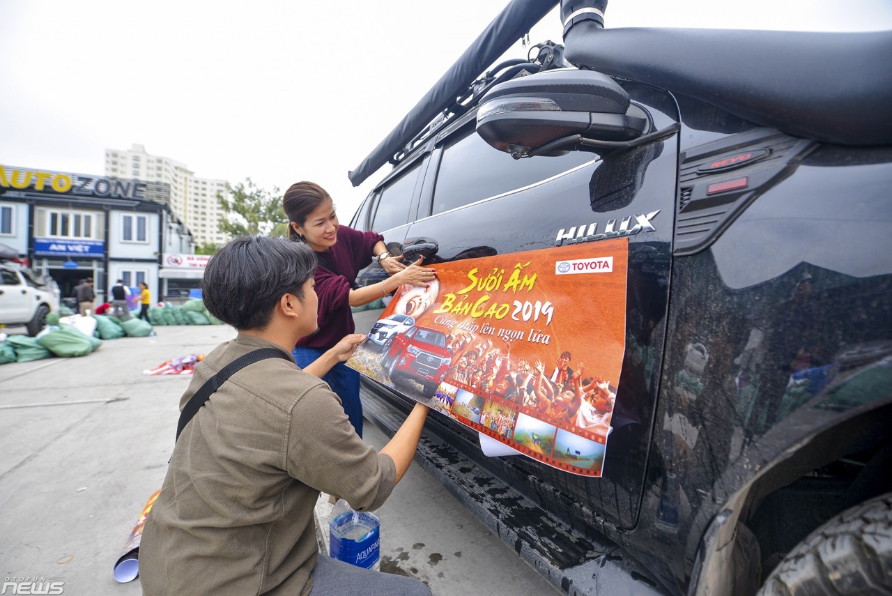 thanh vien dien dan otofunnet khan truong xep hang truoc gio xuat phat suoi am ban cao 2019