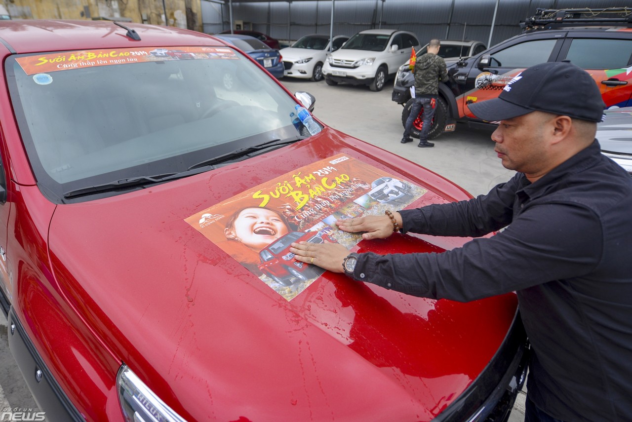 thanh vien dien dan otofunnet khan truong xep hang truoc gio xuat phat suoi am ban cao 2019