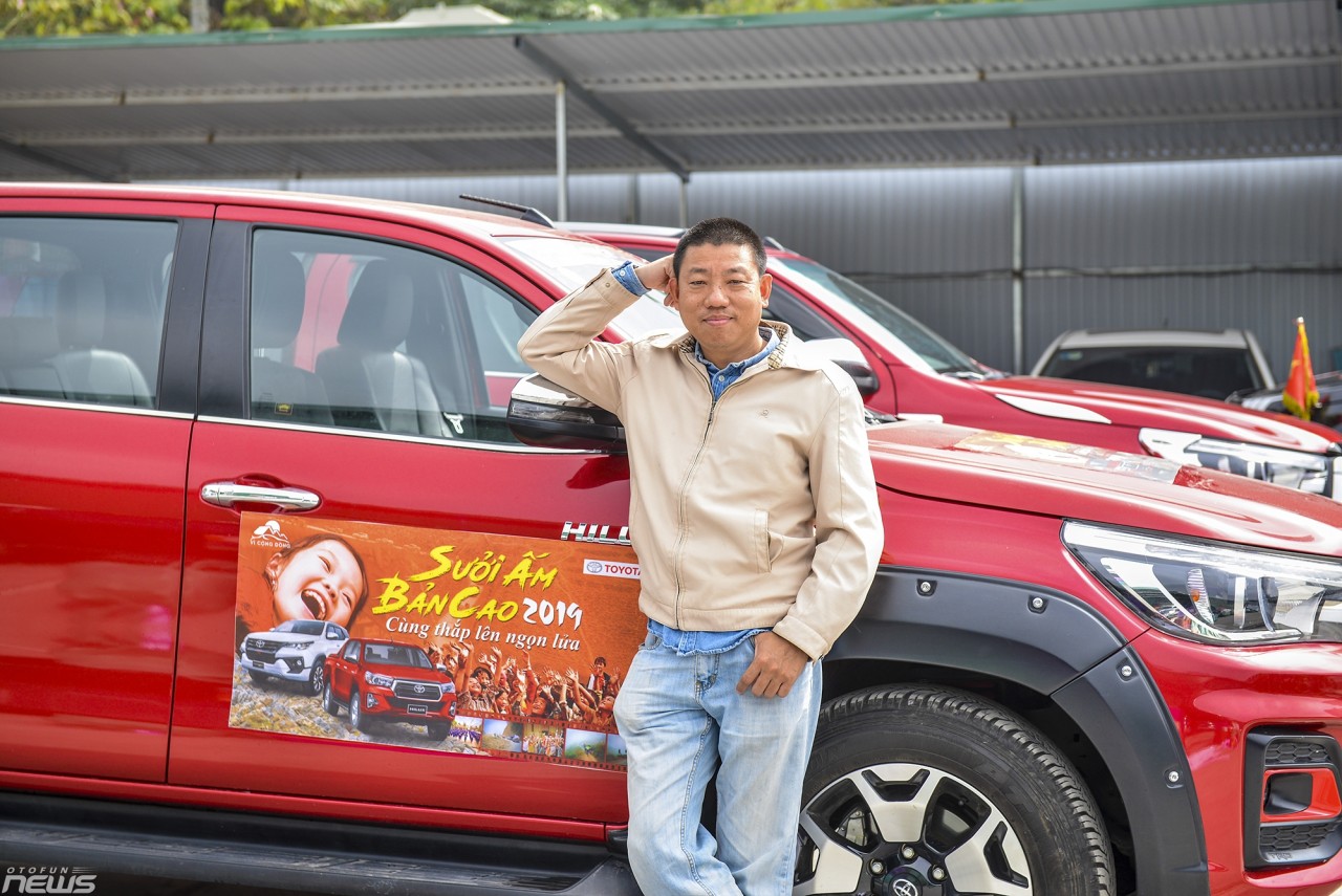 thanh vien dien dan otofunnet khan truong xep hang truoc gio xuat phat suoi am ban cao 2019