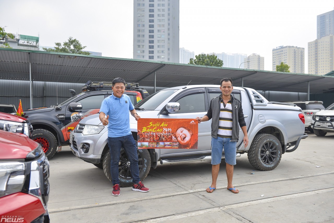 thanh vien dien dan otofunnet khan truong xep hang truoc gio xuat phat suoi am ban cao 2019