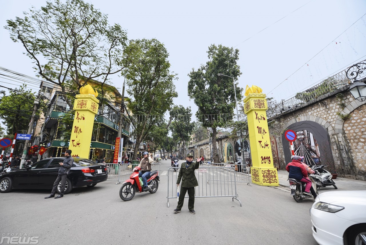 Bích họa trên phố Phùng Hưng: Những mảnh ghép ký ức của Hà Nội bich hoa tren pho phung hung nhung manh ghep ky uc cua ha noi