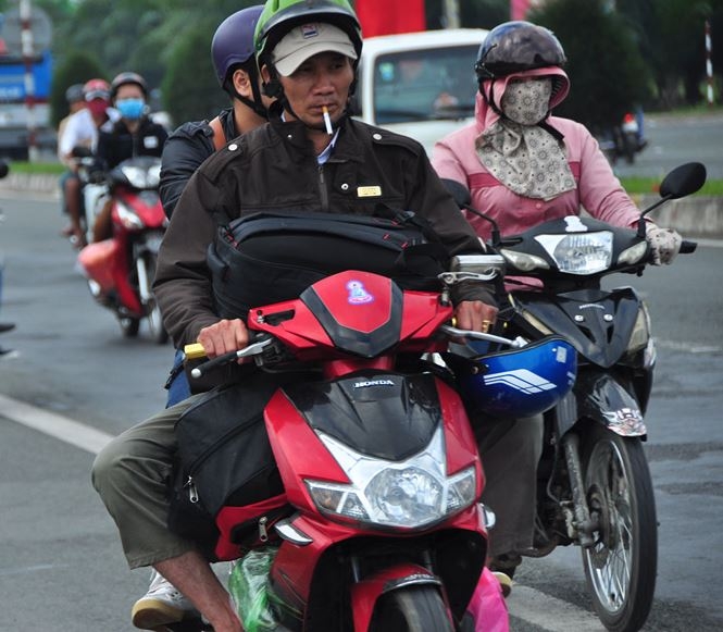 Người dân ùn ùn trở lại TP Hồ Chí Minh làm việc đầu năm mới nguoi dan un un tro lai tp ho chi minh lam viec dau nam moi