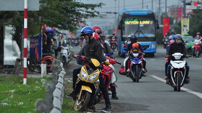 Người dân ùn ùn trở lại TP Hồ Chí Minh làm việc đầu năm mới nguoi dan un un tro lai tp ho chi minh lam viec dau nam moi