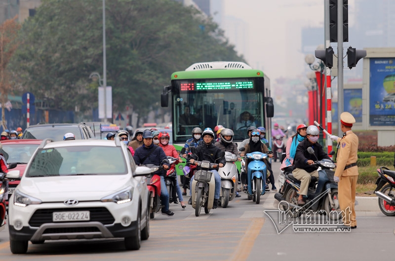 Hà Nội: Đề xuất cho xe đi vào làn BRT chỉ áp dụng trong đêm ha noi de xuat cho xe di vao lan brt chi ap dung trong dem