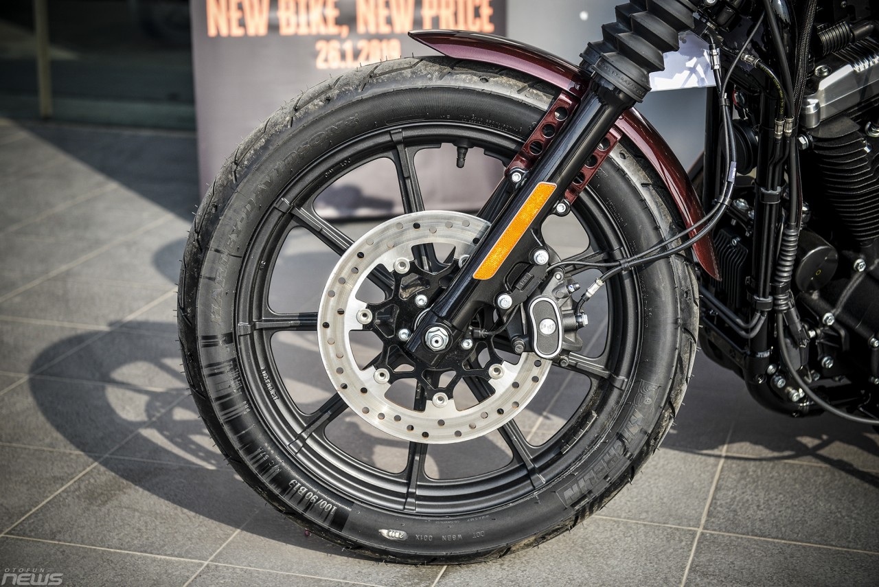 harley davidson iron 1200 khoe dang duoi nang xuan