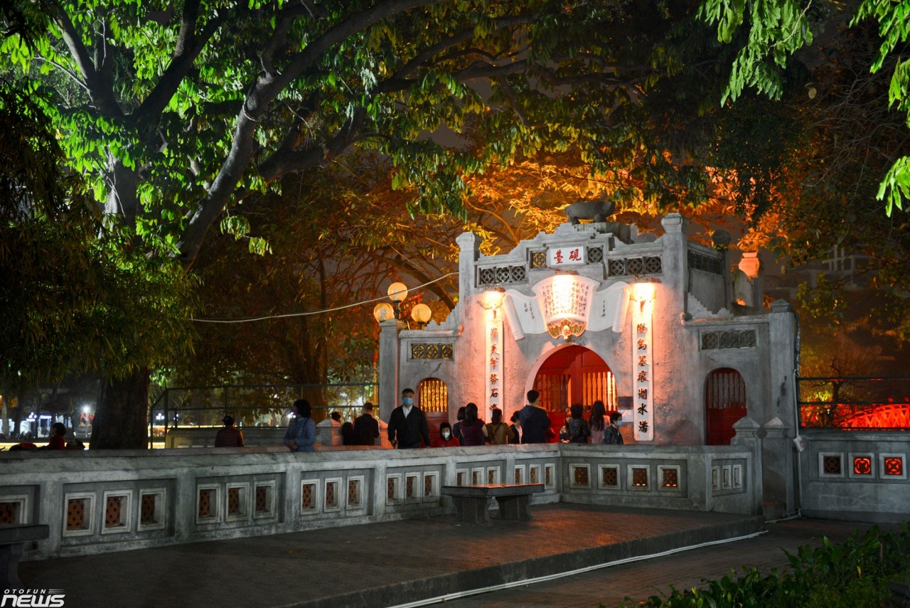Hà Nội - Phút Giao thừa lặng lẽ Hà Nội - Phút Giao thừa lặng lẽ