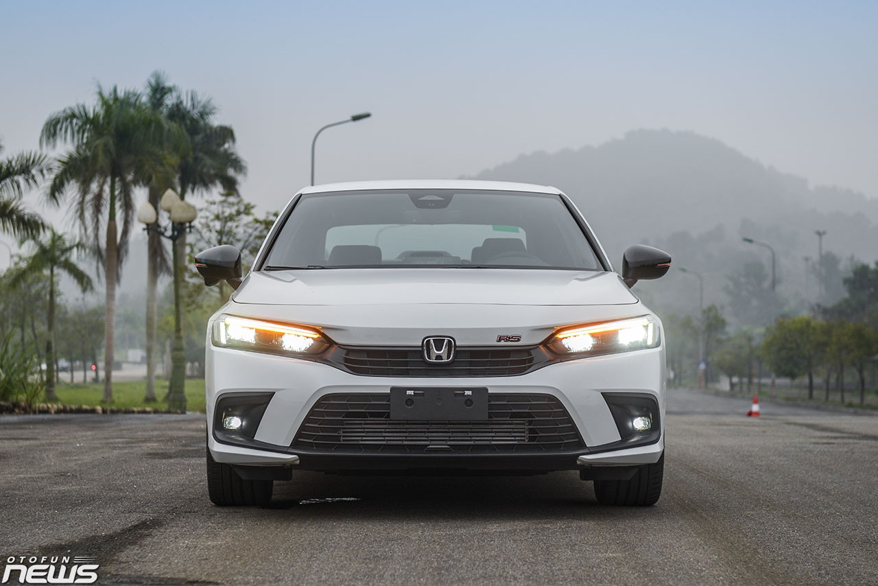 Chi tiết Honda Civic RS 2022 giá 870 triệu đồng Chi tiết Honda Civic RS 2022 giá 870 triệu đồng