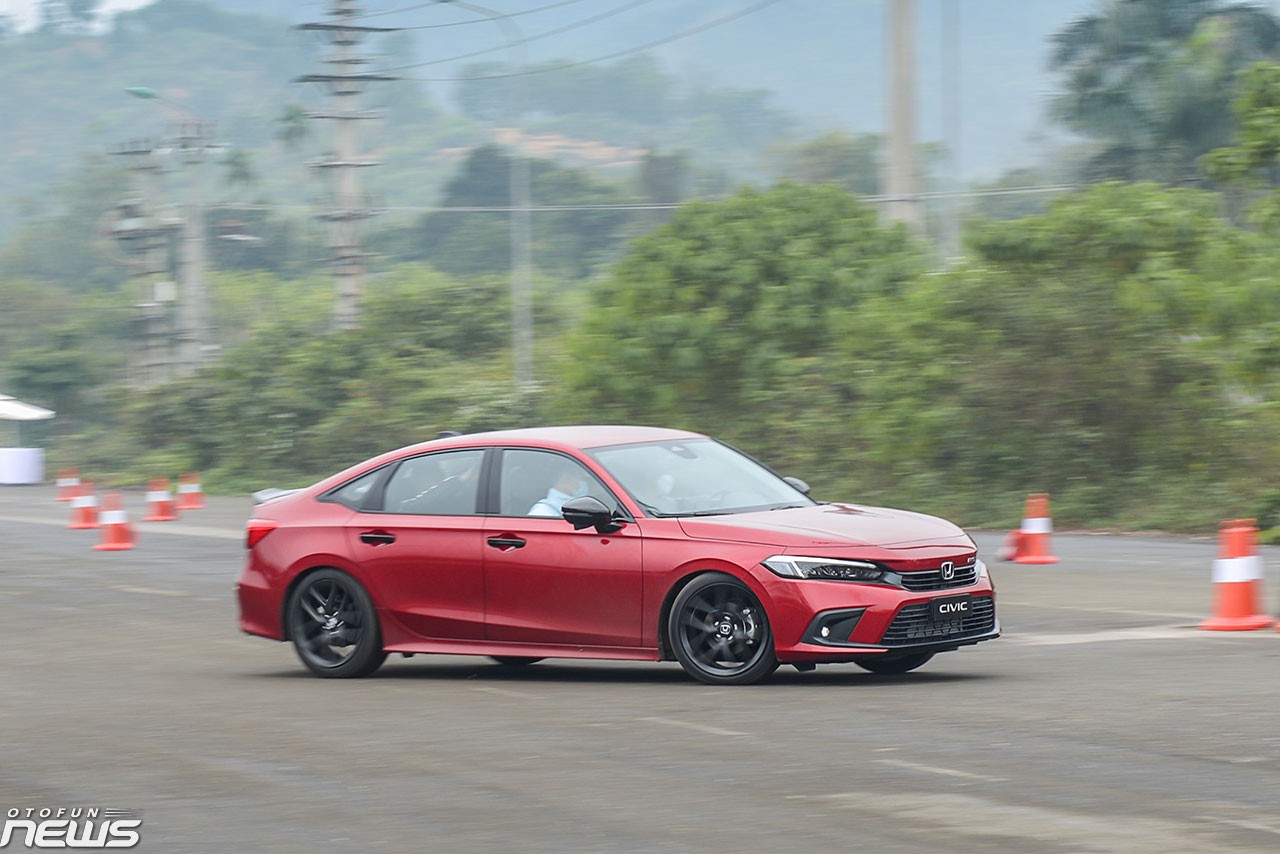 Mazda 3 giảm doanh số vẫn đứng đầu, Honda Civic cuối bảng dù tăng trưởng Mazda 3 giảm doanh số vẫn đứng đầu, Honda Civic cuối bảng dù tăng trưởng
