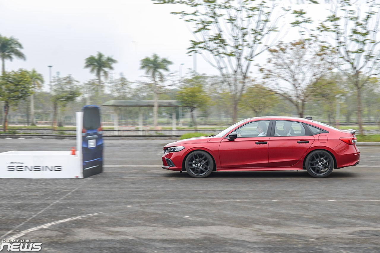 Honda Civic 2022: Lái hay hơn, nhiều công nghệ hơn Honda Civic 2022: Lái hay hơn, nhiều công nghệ hơn