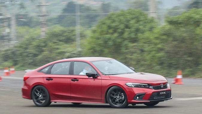 Mazda 3 giảm doanh số vẫn đứng đầu, Honda Civic cuối bảng dù tăng trưởng