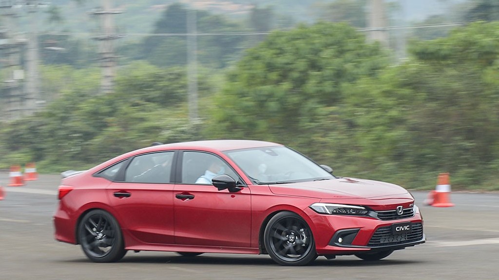 Mazda 3 giảm doanh số vẫn đứng đầu, Honda Civic cuối bảng dù tăng trưởng
