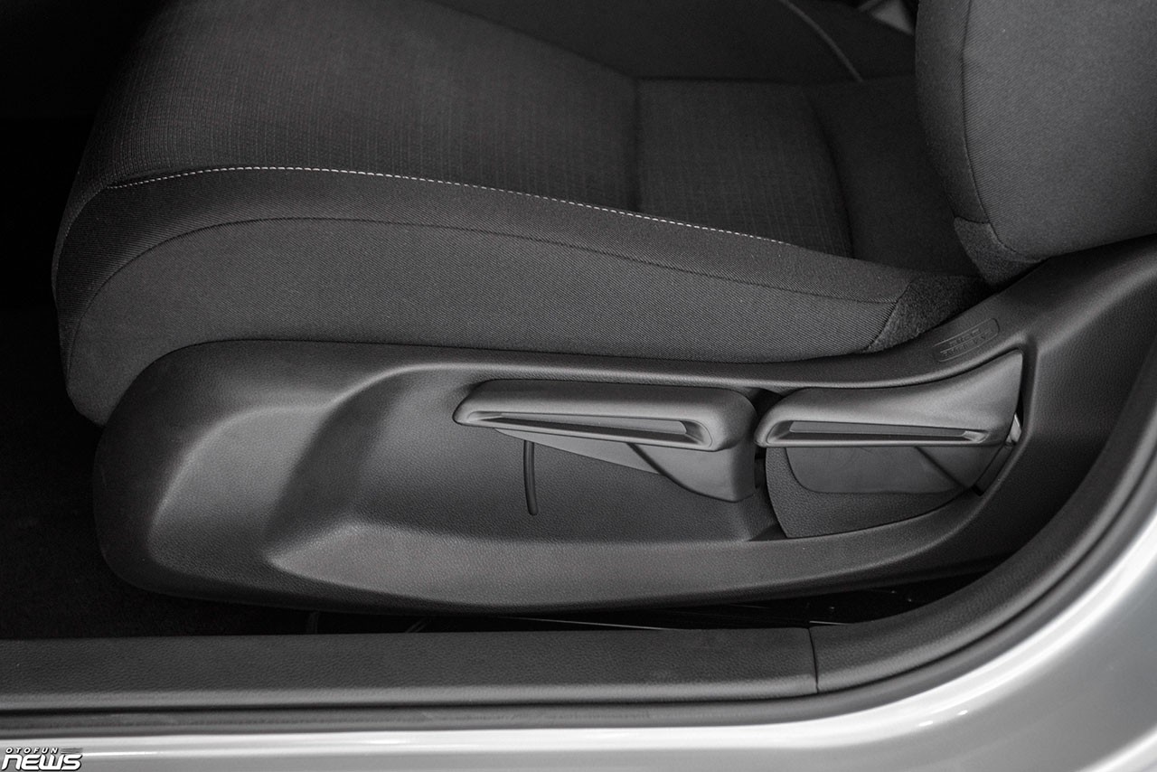 So sánh hai phiên bản Honda Civic 2022 qua ảnh