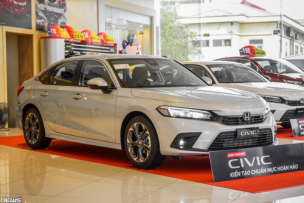 Mới ra mắt Honda Civic đã giảm giá 30 triệu đồng Mới ra mắt Honda Civic đã giảm giá 30 triệu đồng