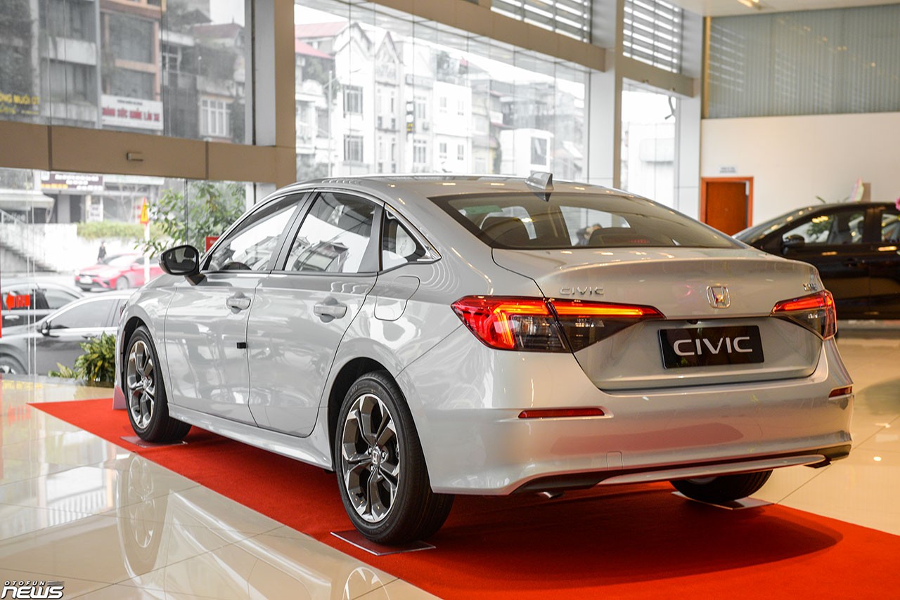 Mới ra mắt Honda Civic đã giảm giá 30 triệu đồng Mới ra mắt Honda Civic đã giảm giá 30 triệu đồng