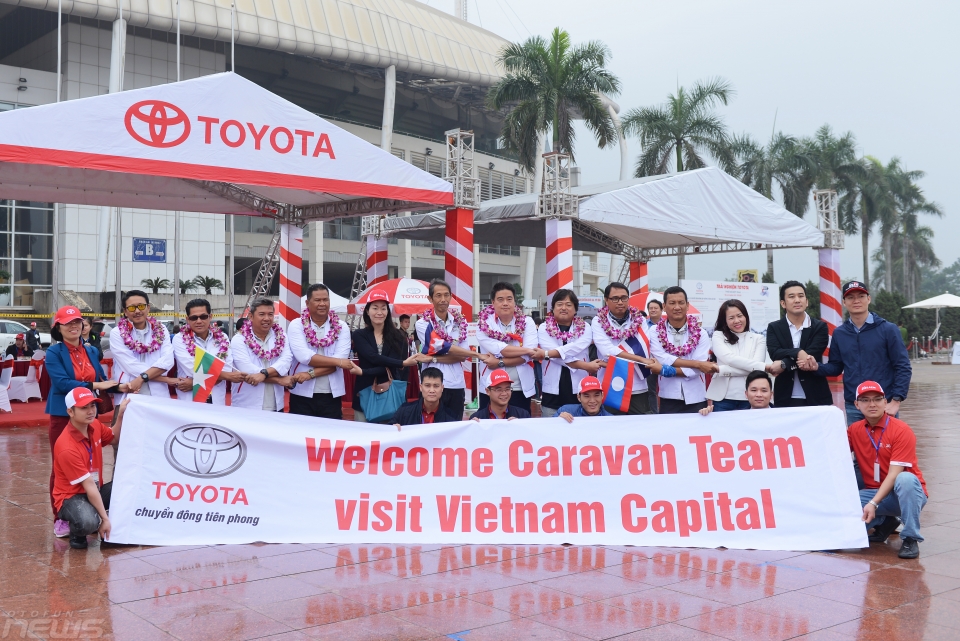 su kien trai nghiem toyota fortuner 2017 hut khach bat chap thoi tiet xau